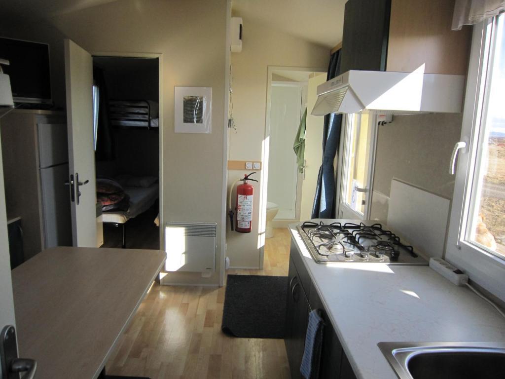 Laekjarkot Rooms And Cottages With Kitchen Borgarnes Room photo