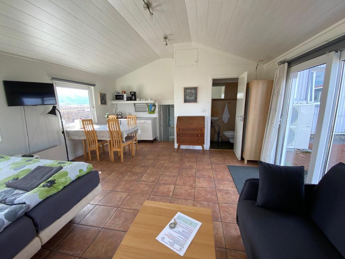 Laekjarkot Rooms And Cottages With Kitchen Borgarnes Exterior photo